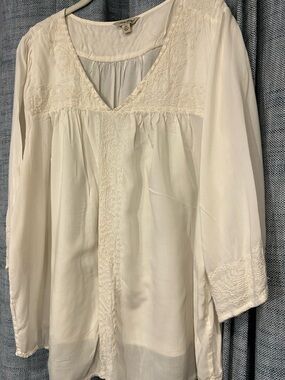 Lucky Brand Cream V-Neck Embroidered Tunic